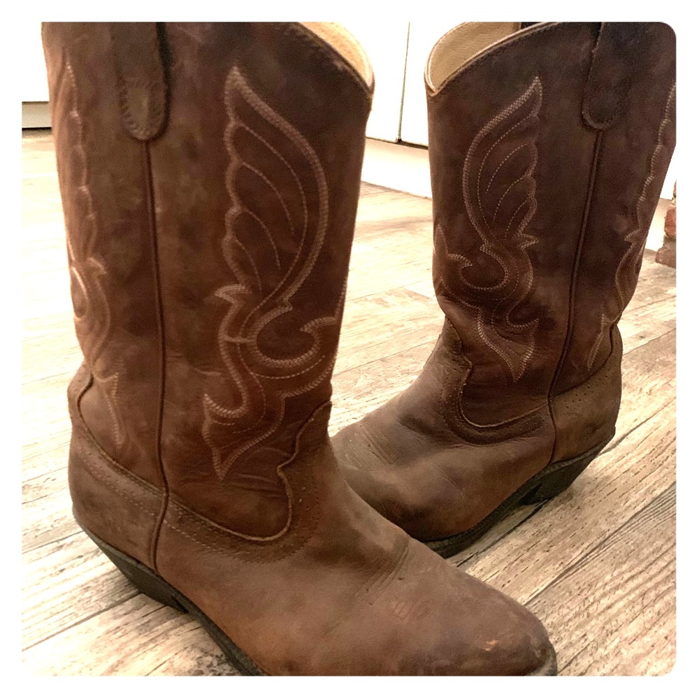 Round Point Toe Shyanne Boots